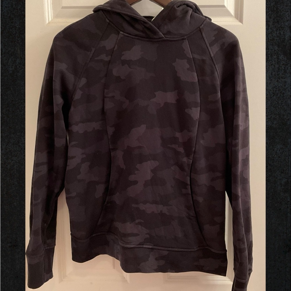 Lululemon Scuba Pullover - Heritage 365 Camo Deep Coal Multi - Size 8